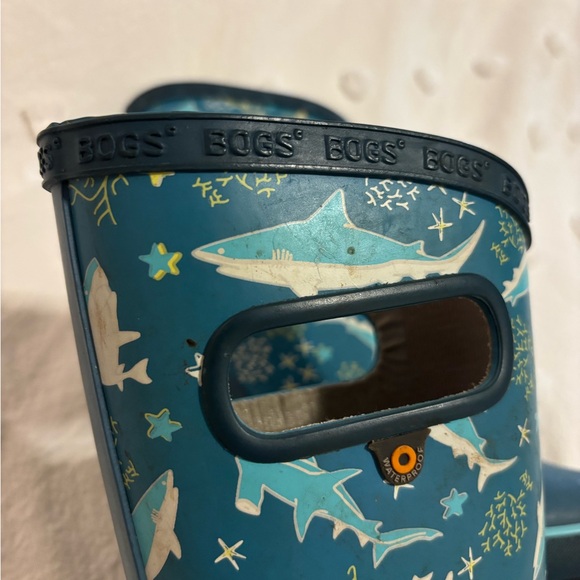 Bogs Toddler Rain Boots | Teal Shark Adventure Boots | Toddler 10 Tall Rain Boot - Picture 4 of 11